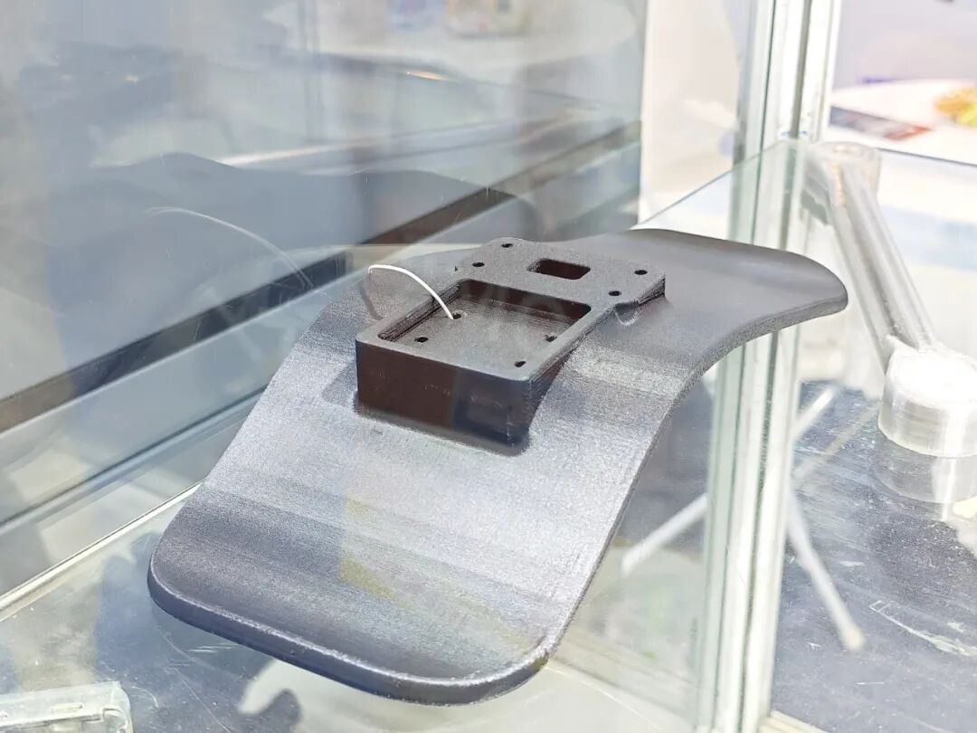 连续纤维3D打印产品，助力新能源汽车轻量化